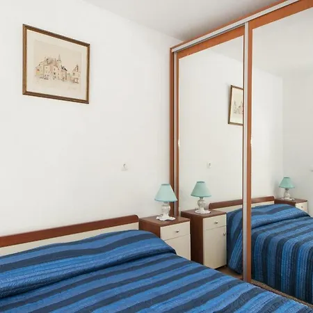 Apartment Bertie's - Two Bedroom With Terrace And Sea View A1