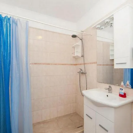 Bertie's - Two Bedroom With Terrace And Sea View A1