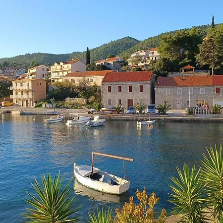 Bertie's - Two Bedroom With Terrace And Sea View A1 Apartment Smokvica (Korcula)